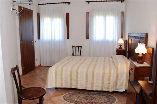 Agriturismo-r&b Corte Dei Gioghi Bauernhof *