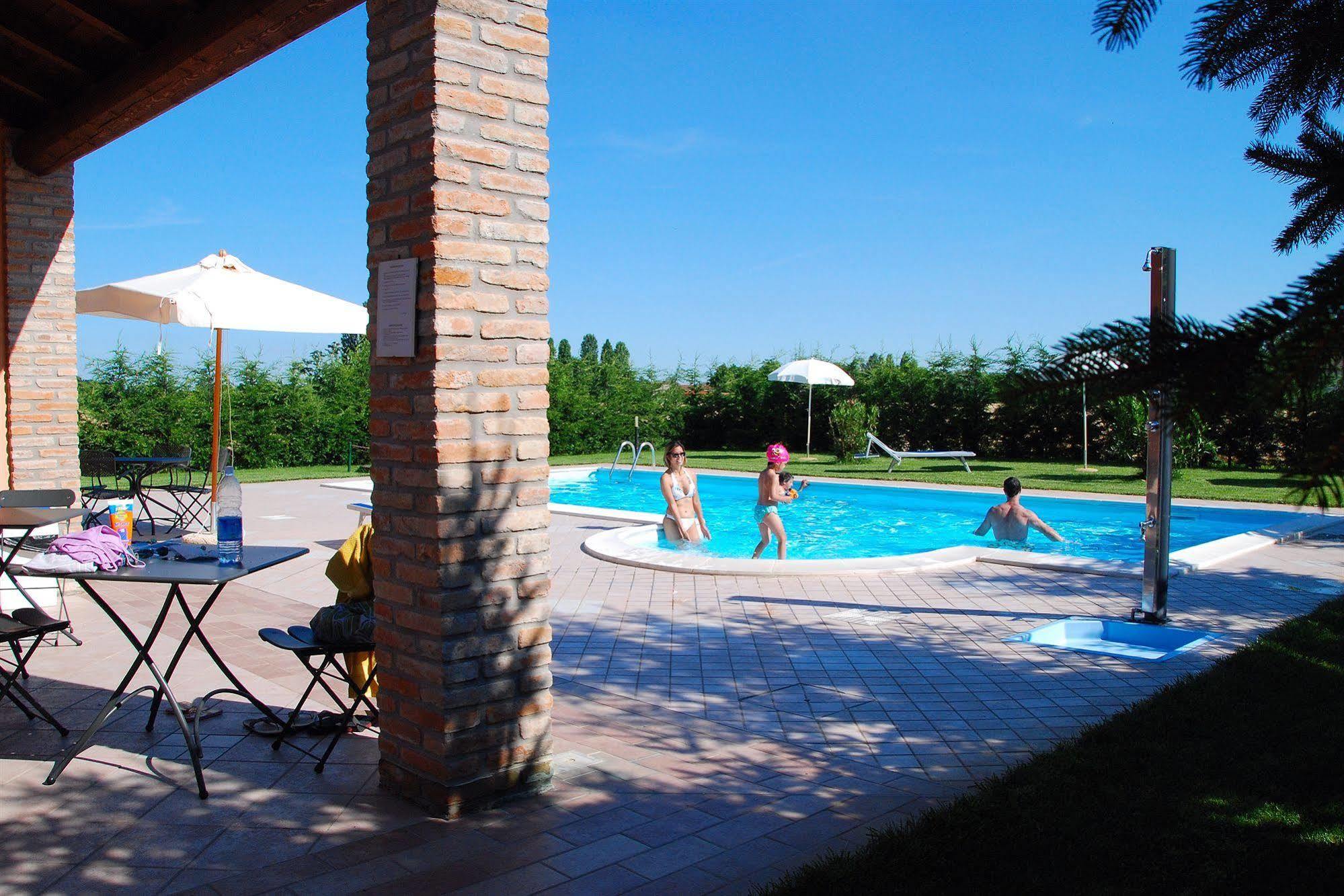 Agriturismo-r&b Corte Dei Gioghi Bauernhof *